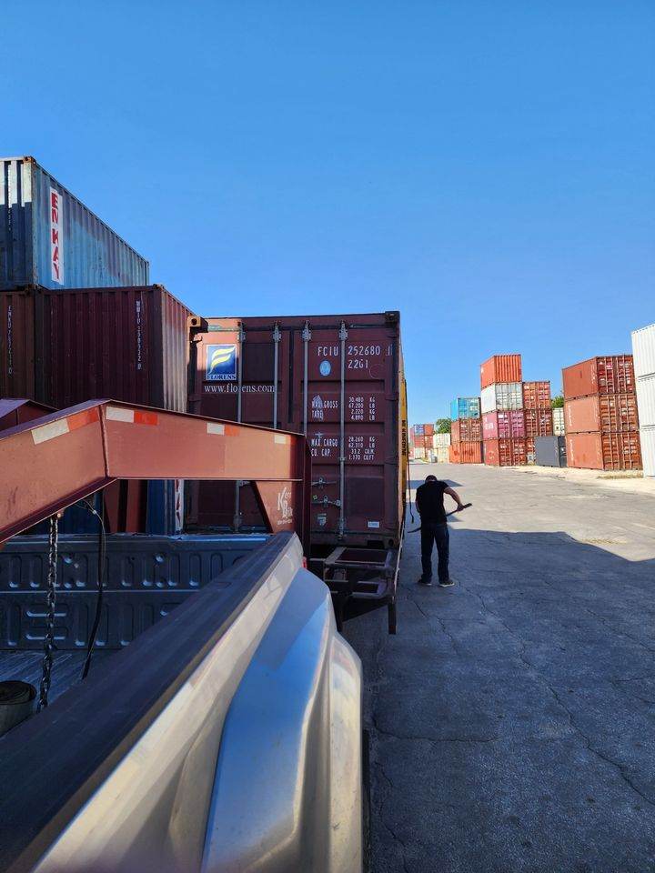 SHIPPING CONTAINERS IN St Louis, MO Shipping containers Used Conex Storage containers