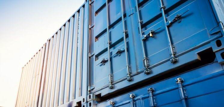 Advantages of using shipping containers