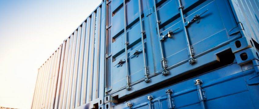 Advantages of using shipping containers