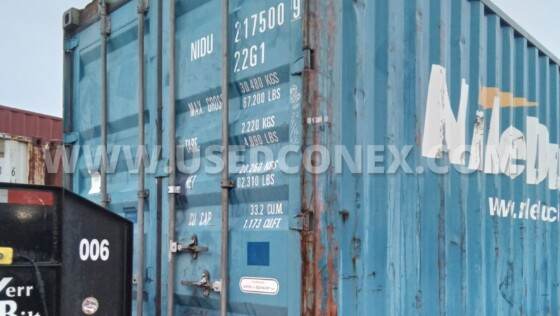Do shipping containers get hot in the sun?