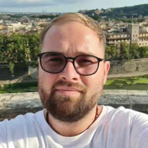 Catalin headshot - Sales